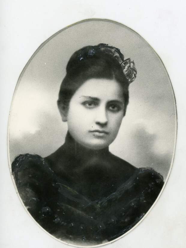 Екатерина Сванидзе, первая жена Сталина, 1904 год
