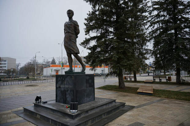 Памятник партизанке Зое Космодемьянской в Рузе / Фото: Александр Артеменков / ТАСС
