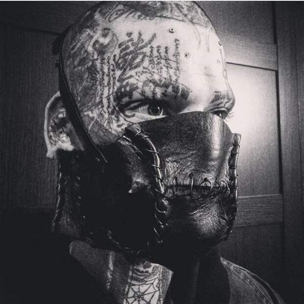 Люди, которые намеренно себя уродуют (26 фото)