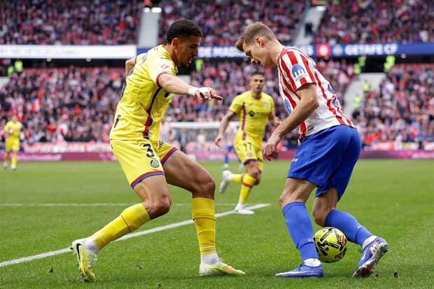 Защитник «Хетафе» схватил Серлота за пах и получил прямую красную карточку в матче Ла Лиги