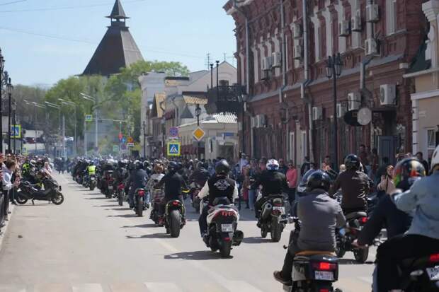 Рев моторов огласил субботнюю Астрахань