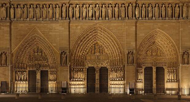 http://upload.wikimedia.org/wikipedia/commons/thumb/4/42/Notre_Dame_Paris_front_facade_lower.jpg/800px-Notre_Dame_Paris_front_facade_lower.jpg