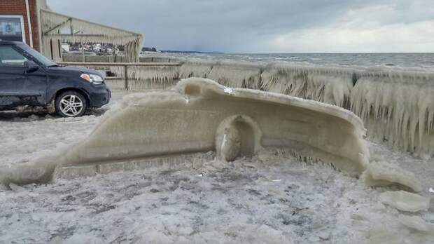 Фотография: Как мороз превращает автомобили в предметы искусства №26 - BigPicture.ru