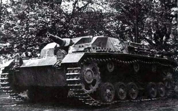 StuG III, захваченная частями Красной Армии в полной исправности. Август 1941 года вов, военное, интересное, история, трофеи, фото