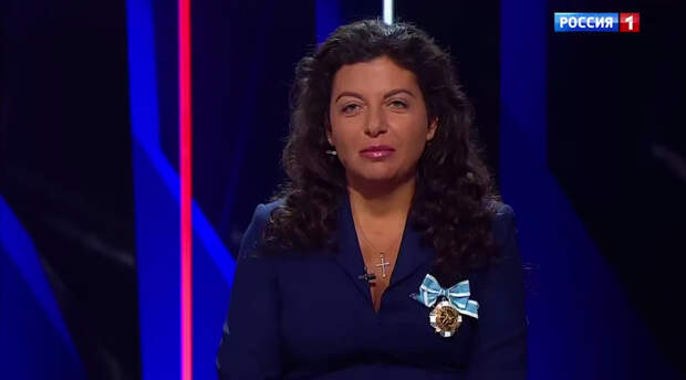 Поймавший упавшего с высоты мальчика в Петербурге дворник получил миллион рублей