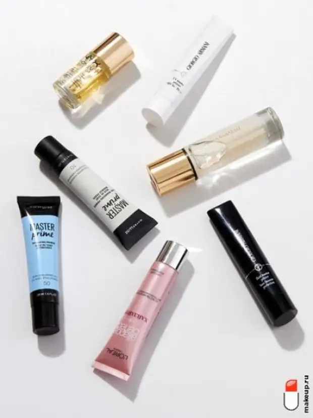 Можно ли наносить тональный крем без основы. Важно знать: как наносить тональный крем?