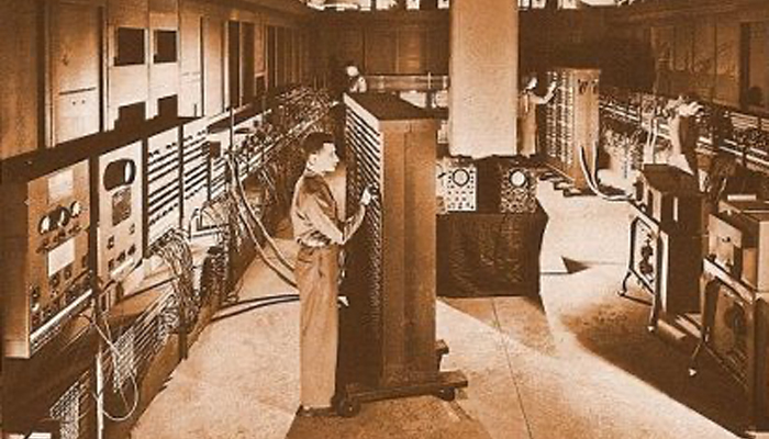 Первый компьютер начали проверять на точность, используя для расчета баллистических данных/Фото:olharcurioso.net