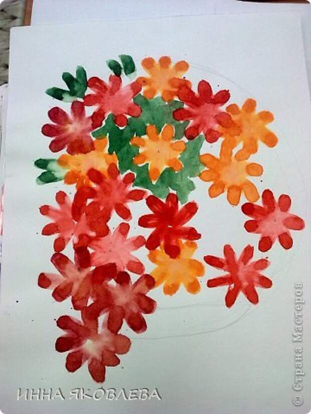 Сегодня хочу напомнить вам детсадовский способ рисования цветов и листьев. Дети, даже старшие школьники, просто обожают этот способ за простоту, быстроту и эффектность! фото 8