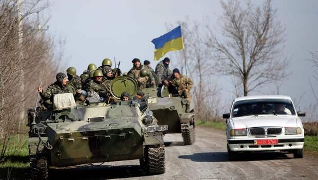Украинские военные возле Краматорска. 16 апреля 2014