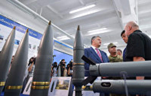 Порошенко: «Укроборонпром» начал выпуск новейшей военной техники
