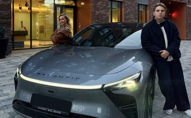 Сын Полины Гагариной показал свой премиальный автомобиль