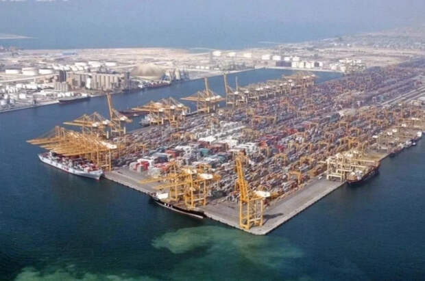 Bloomberg: один из крупнейших портов мира Джебель-Али приостановил работу