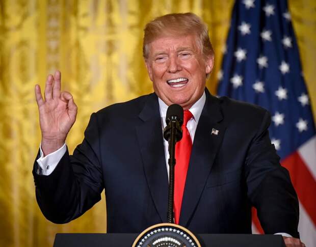 Безудержное самолюбование или хитрый план Трампа?! Что творит 47-й президент США?