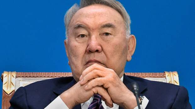 В Казахстане Назарбаева начали умножать на ноль