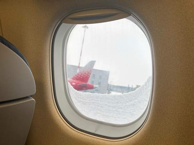 Вражеские беспилотники ограничили работу в Пулково