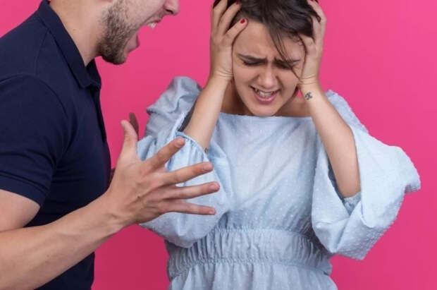 Психолог Мыскин назвал фразы, способные разрушить отношения