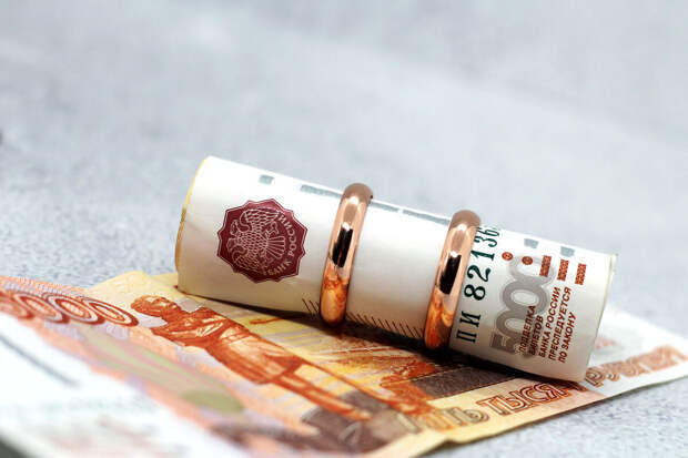 Председатель СДСЖР Епифанова: за долгий брак россиянам платят до 150 тыс. рублей