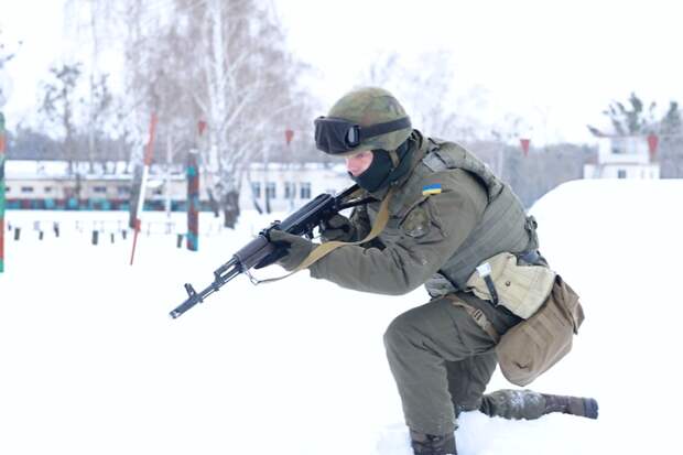 Украинский офицер попал в плен на фронте из-за долгов за автомобиль\