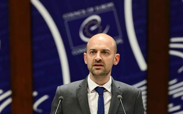 Глава МИД Франции Барро: ЕС готов выплатить Киеву первые транши по кредиту в мае