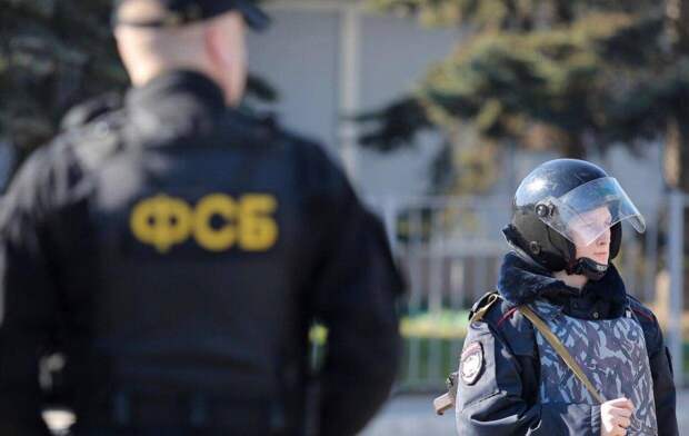 ФСБ задержала аферистов, вымогавших 50 млн руб у москвичей и направлявших их ВСУ