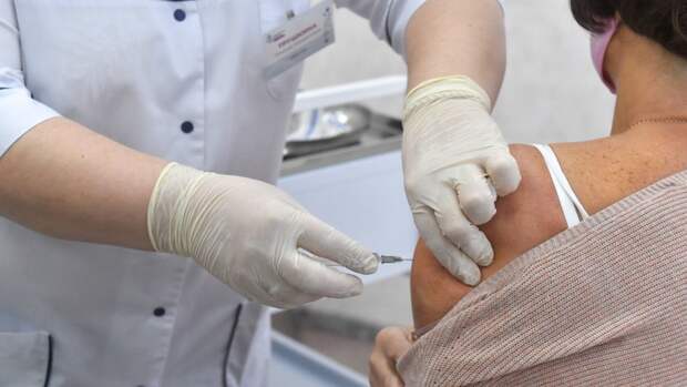 Вирусолог Аграновский объяснил опасность неполной вакцинации от коронавируса