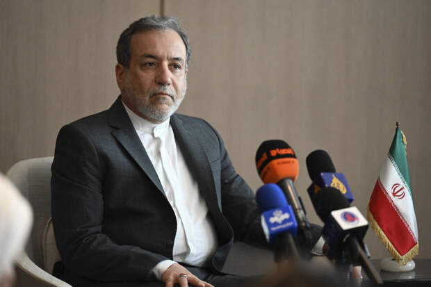 Аракчи: Иран готов к переговорам по ядерной программе при отсутствии угроз