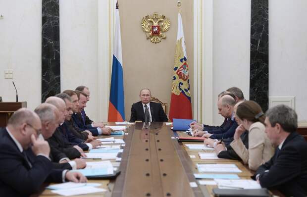 Путин: РФ будет расширять свое присутствие на оружейных рынках трех континентов Путин: РФ будет расширять свое присутствие на оружейных рынках трех континентов