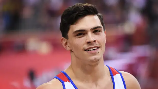 «Просто высказал своё мнение»: почему Далалояна раскритиковали за слова о вручении машин Авериным