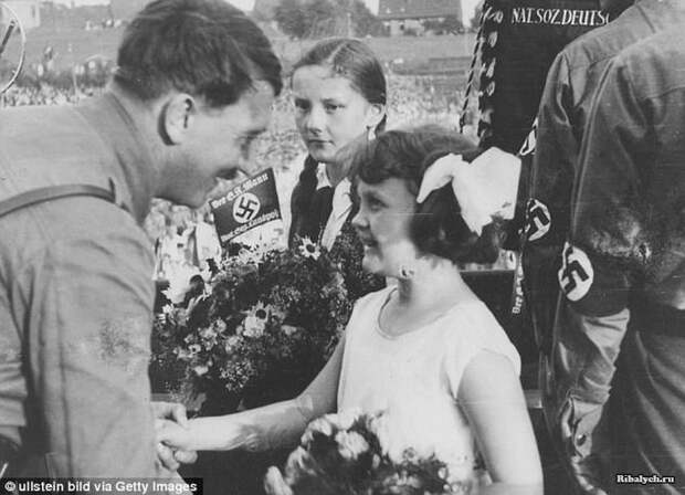 Волчицы Гитлера: девочки, готовые «утопить врага в крови»
