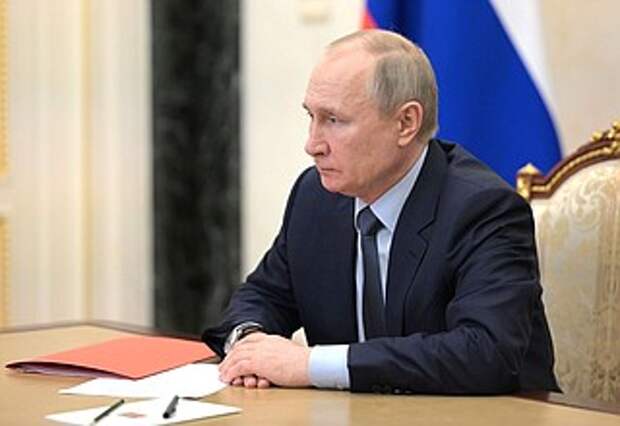 На совещании с постоянными членами Совета Безопасности (в режиме видеоконференции).