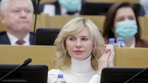 "ИСПУГАННЫЙ ПАТРИОТ". ЧТО ЛЮДИ ПОЖЕЛАЛИ УРГАНТУ И ПОЧЕМУ ЛУКАВИТ ЧУЛПАН ХАМАТОВА