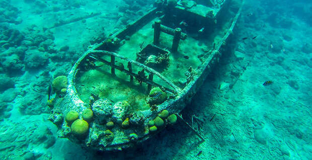6 живописных кладбищ затонувших кораблей