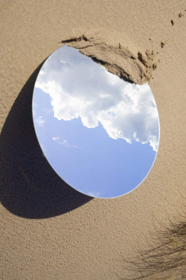 Кадр из лукбука Dries Van Noten весна-лето 2021