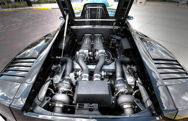 Двигатель V12 Lambirghini./ Фото: avtoexperts.ru