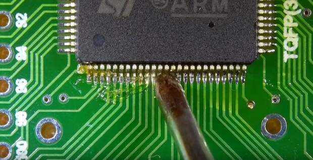 Как паять SMD элементы вручную