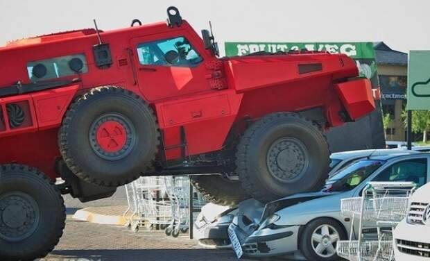 Marauder - бронированный автомобиль, который признан в 2011 году одним из самых прочных в мире / Авто / Экстремальный спорт, сно