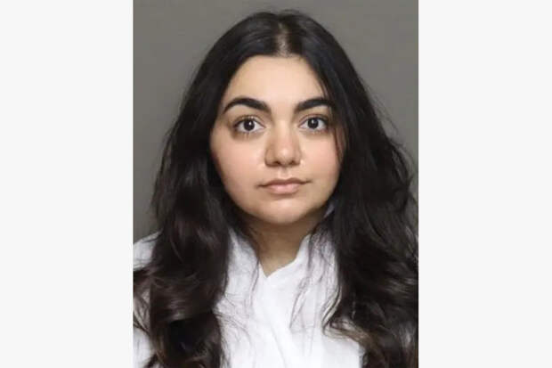 Учительница несколько месяцев насиловала подростка и попалась из-за его тети