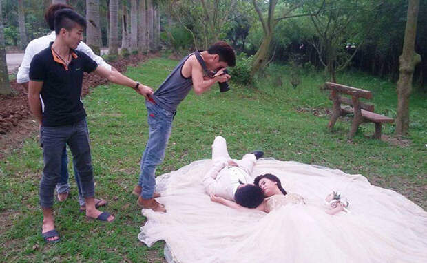 Свадебные фотографы: жизнь ради удачного снимка! Свадебные фотографы: жизнь ради удачного снимка! риск, свадьба, трюк, фотограф