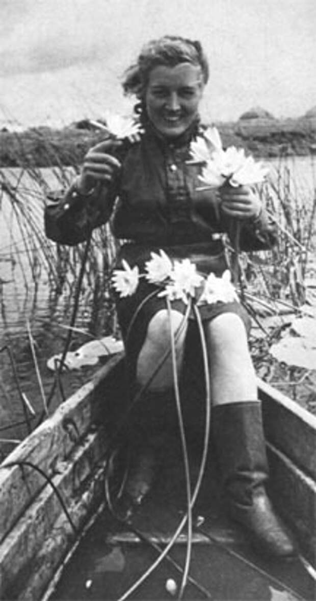 Зенитчица Елена Иванова. Зенитчица Елена Иванова.