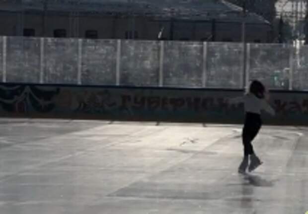 Камила Валиева проводит мастер-класс на Губернском катке в Туле