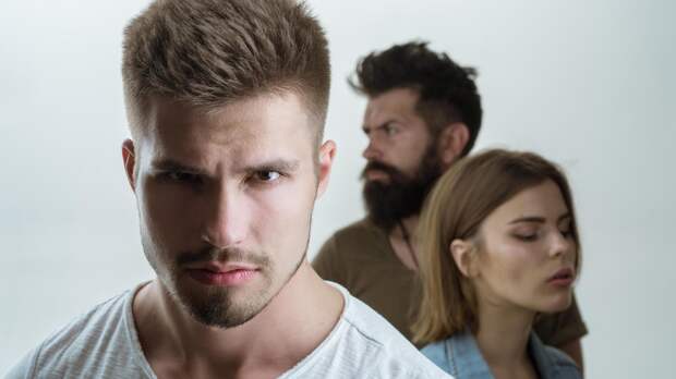 Три слова, которые могут мгновенно спровоцировать чувство ревности