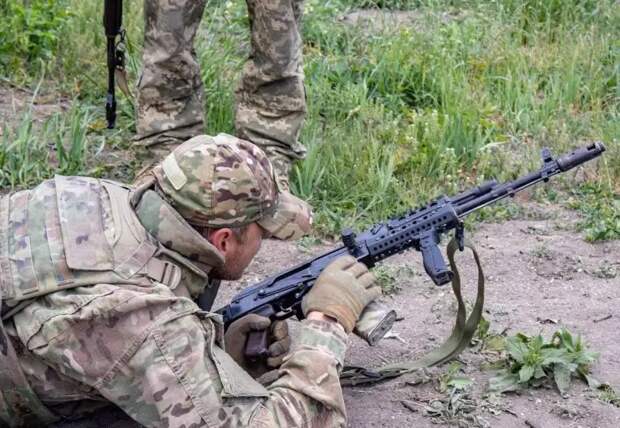 Украинский телеведущий: в 110-й бригаде в окоп отправили повара со зрением