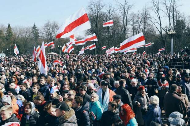 «Война на три фронта»: «победив» на выборах, Лукашенко на самом деле проиграет
