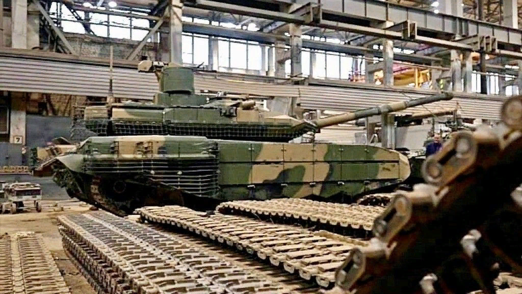 Затяжные военные конфликты практически всегда выигрывает экономика. Кто быстрее смог перевести её на «рельсы фронта», тот получает колоссальное преимущество перед оппонентом.
