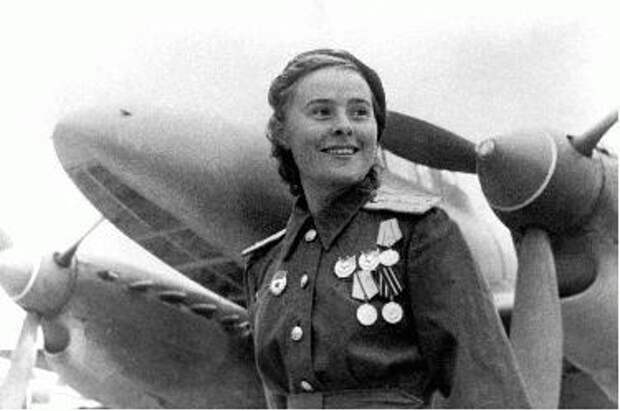Мария Долина, заместитель командира эскадрильи, Герой Советского Союза. Мария Долина, заместитель командира эскадрильи, Герой Советского Союза.