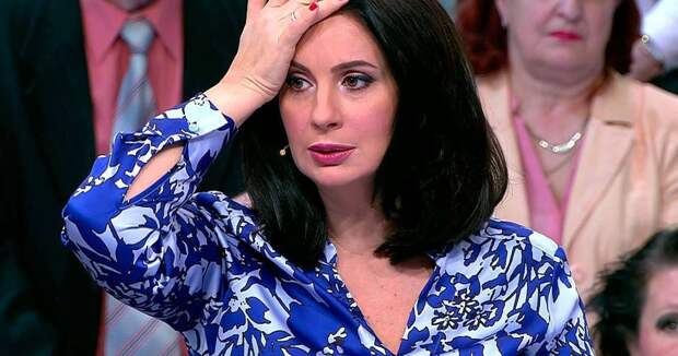 За что Екатерина Стриженова получила звание заслуженной артистки