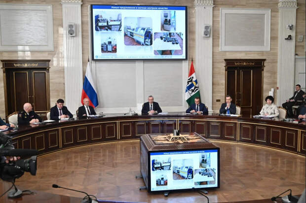 Губернатор Андрей Травников потребовал ужесточить контроль качества дорожных работ в Новосибирской области