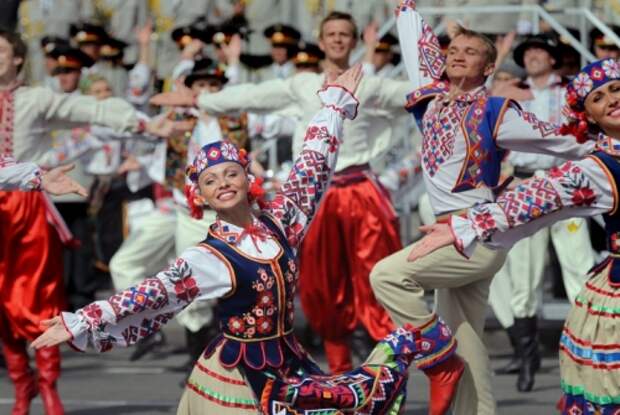 На Украине создали комиссию для выявления в российских фильмах унижающих украинцев сцен На Украине создали комиссию для выявления в российских фильмах унижающих украинцев сцен
