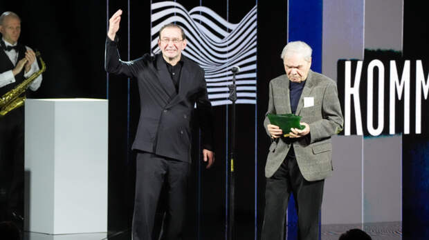 Кровь не водица: звезды на фиолетовой дорожке IV церемонии награждения лауреатов «Премии МХТ»