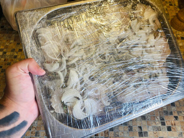 Решили отправиться на дачу и приготовить что-то вкусное на мангале помимо шашлыка. Жена возжелала какую-нибудь белую рыбу, и я решил взять треску.-4